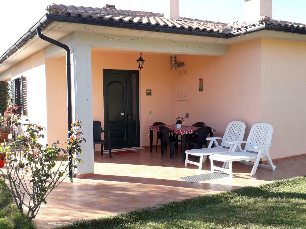 Ai Campi Da Golf Country house *